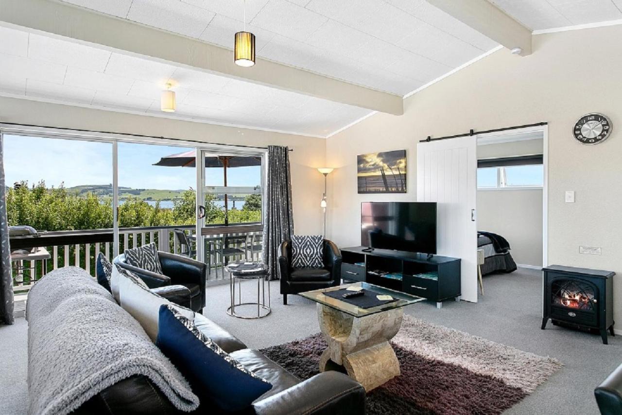 Lakeview's On Richmond Apartment